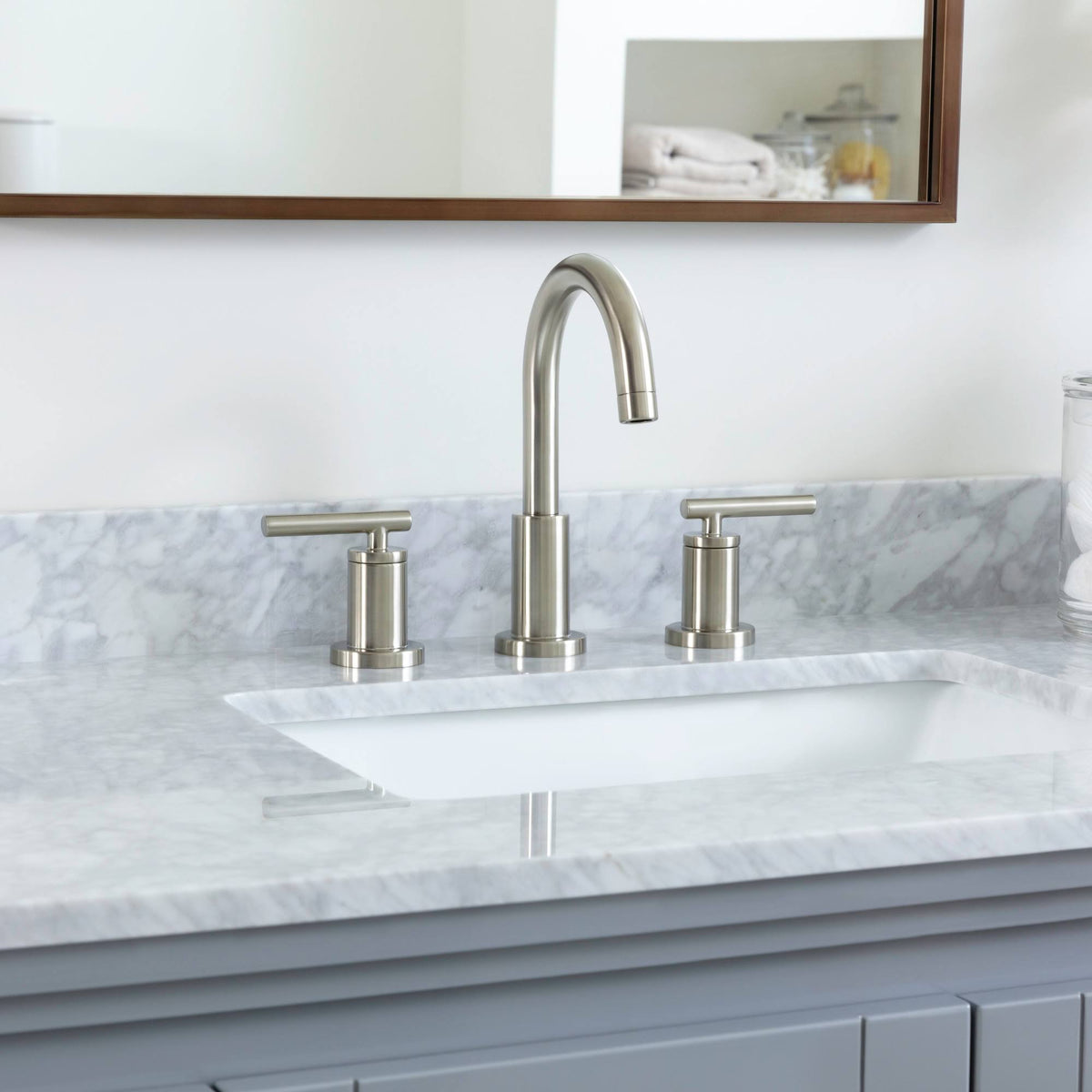 Polished Chrome Widespread Bathroom Faucet M353