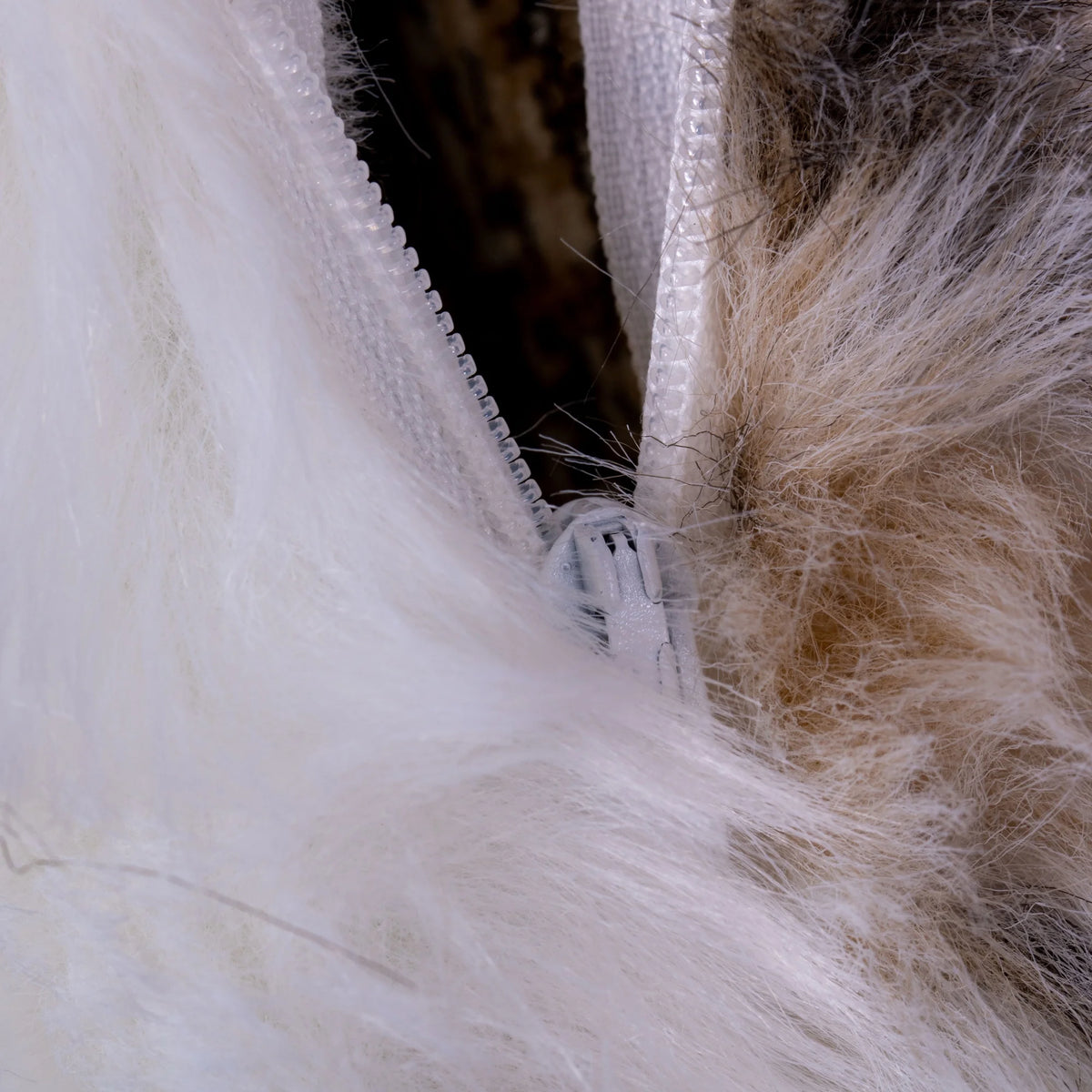 18" x 18" Faux Fur Pillow with Zipper Closure Q53722
