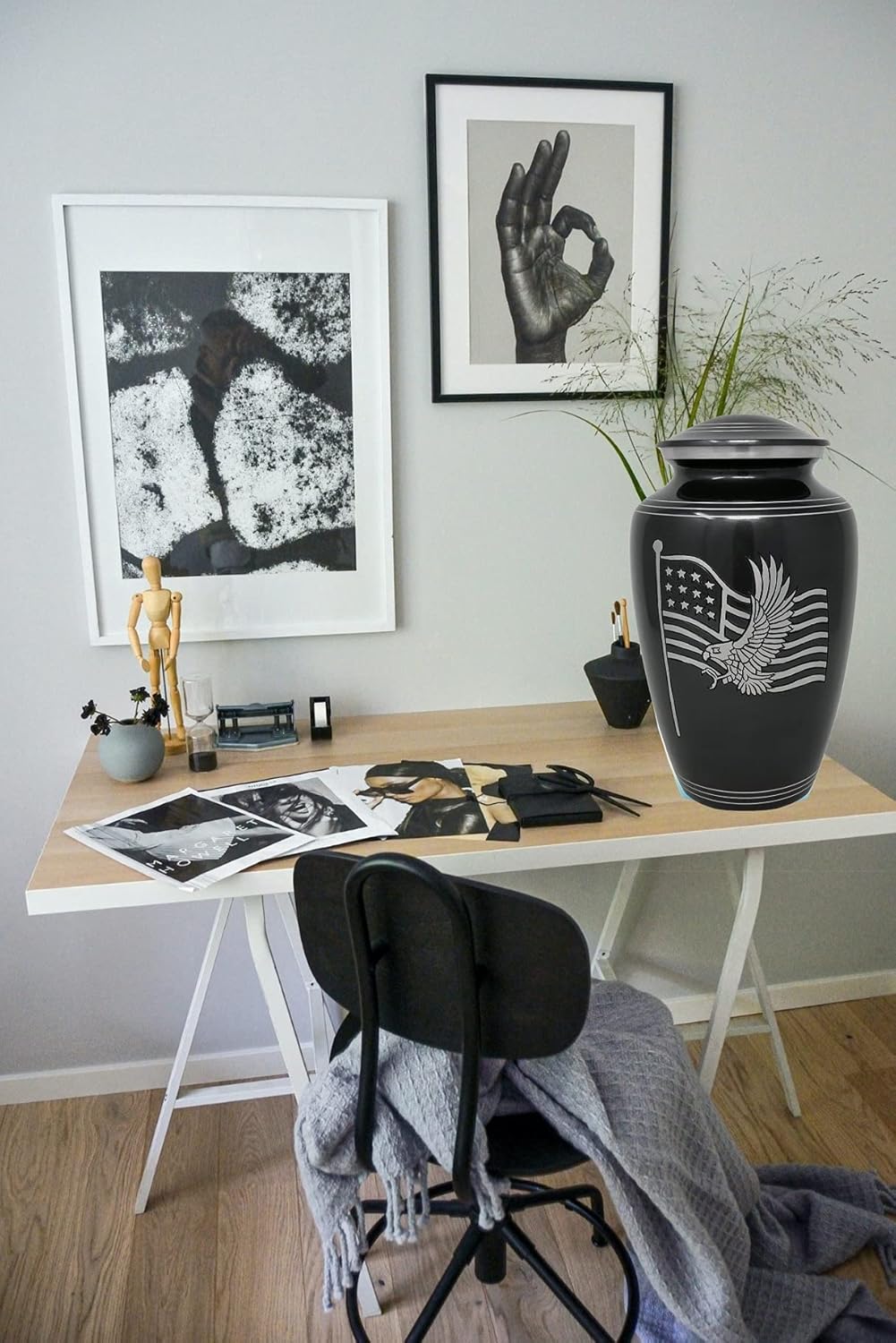Cremation Urn with Velvet Bag H5846