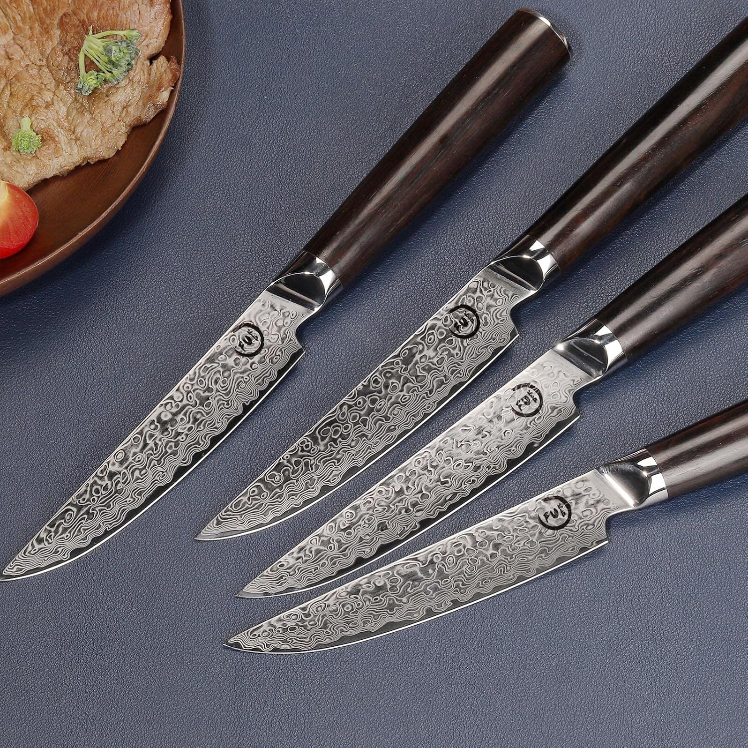 Set of 4 Non-Serrated Damascus Steak Knives with Case R68890