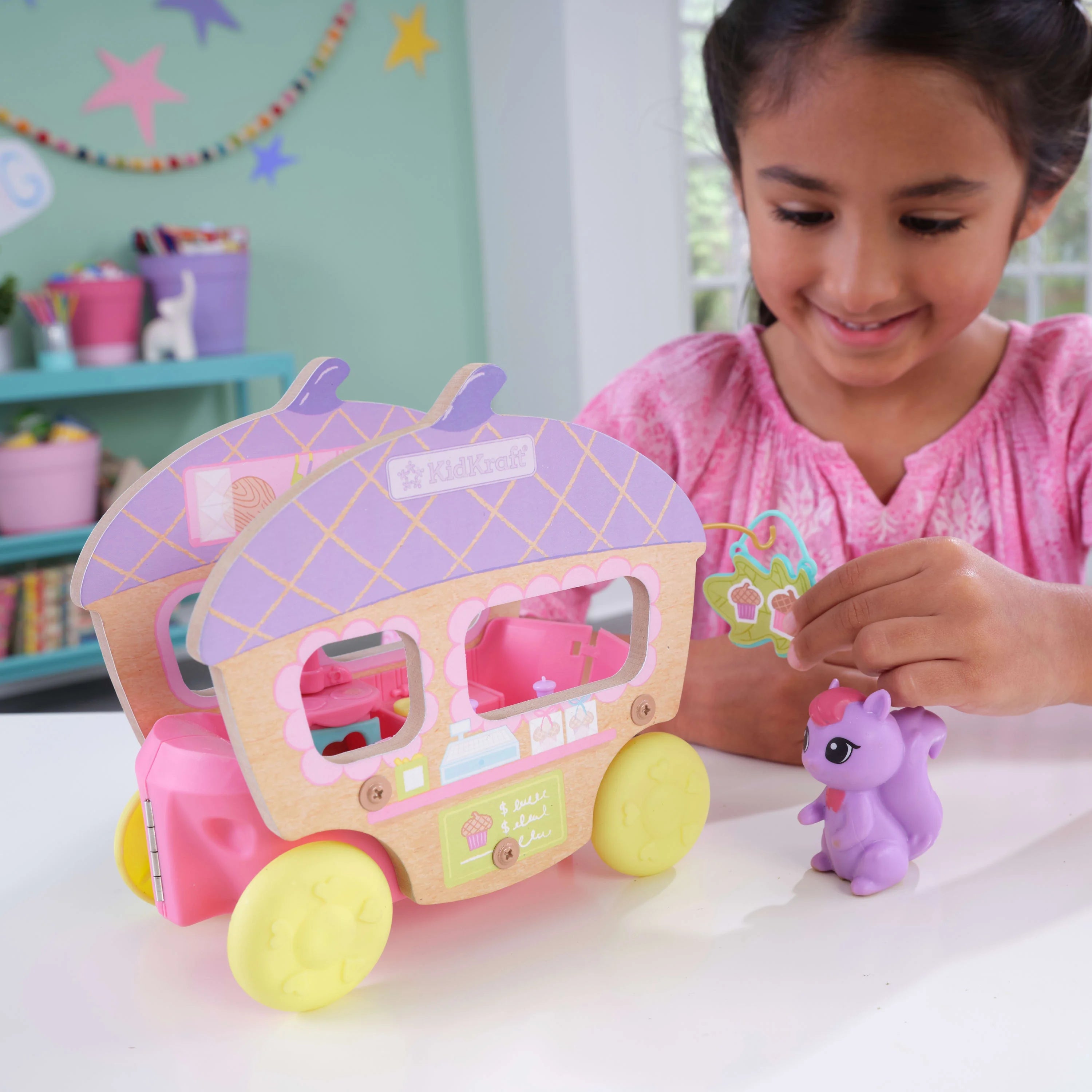 Wooden Acorn Food Truck Play Set with 7 Accessories I71166