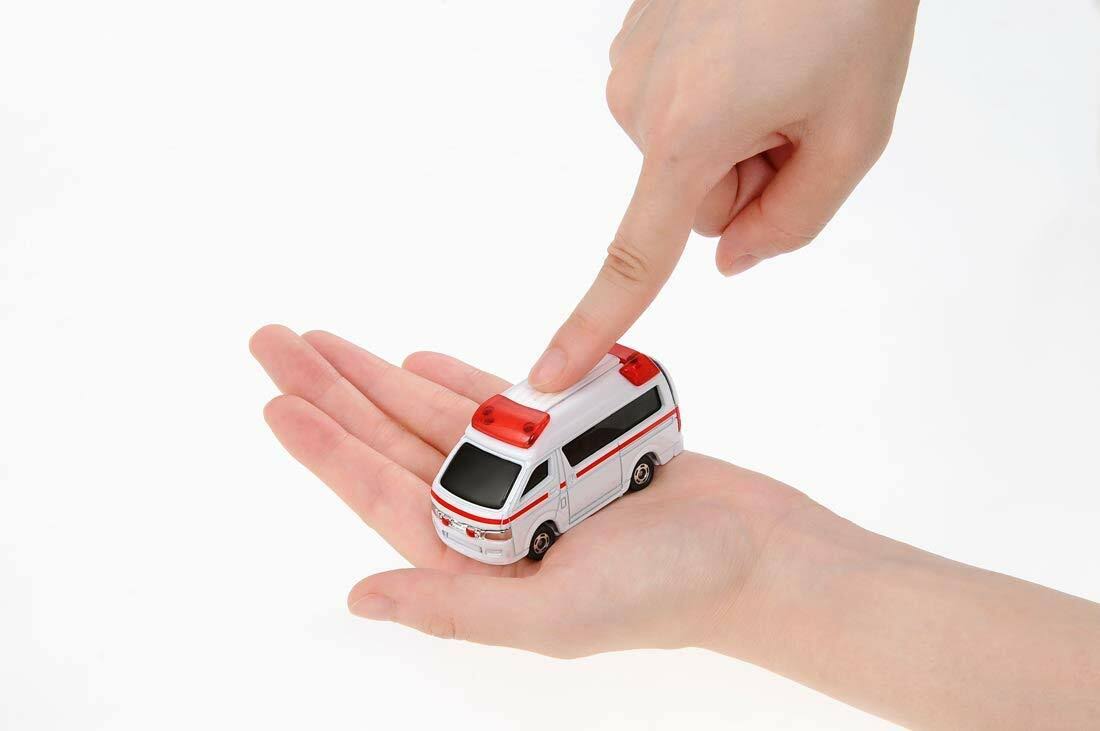 Tomica 4D 06 Toyota Himedic Ambulance L175186