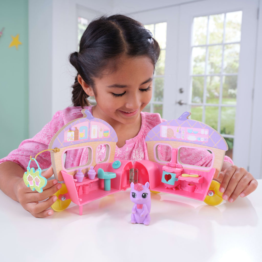 Wooden Acorn Food Truck Play Set with 7 Accessories I71166