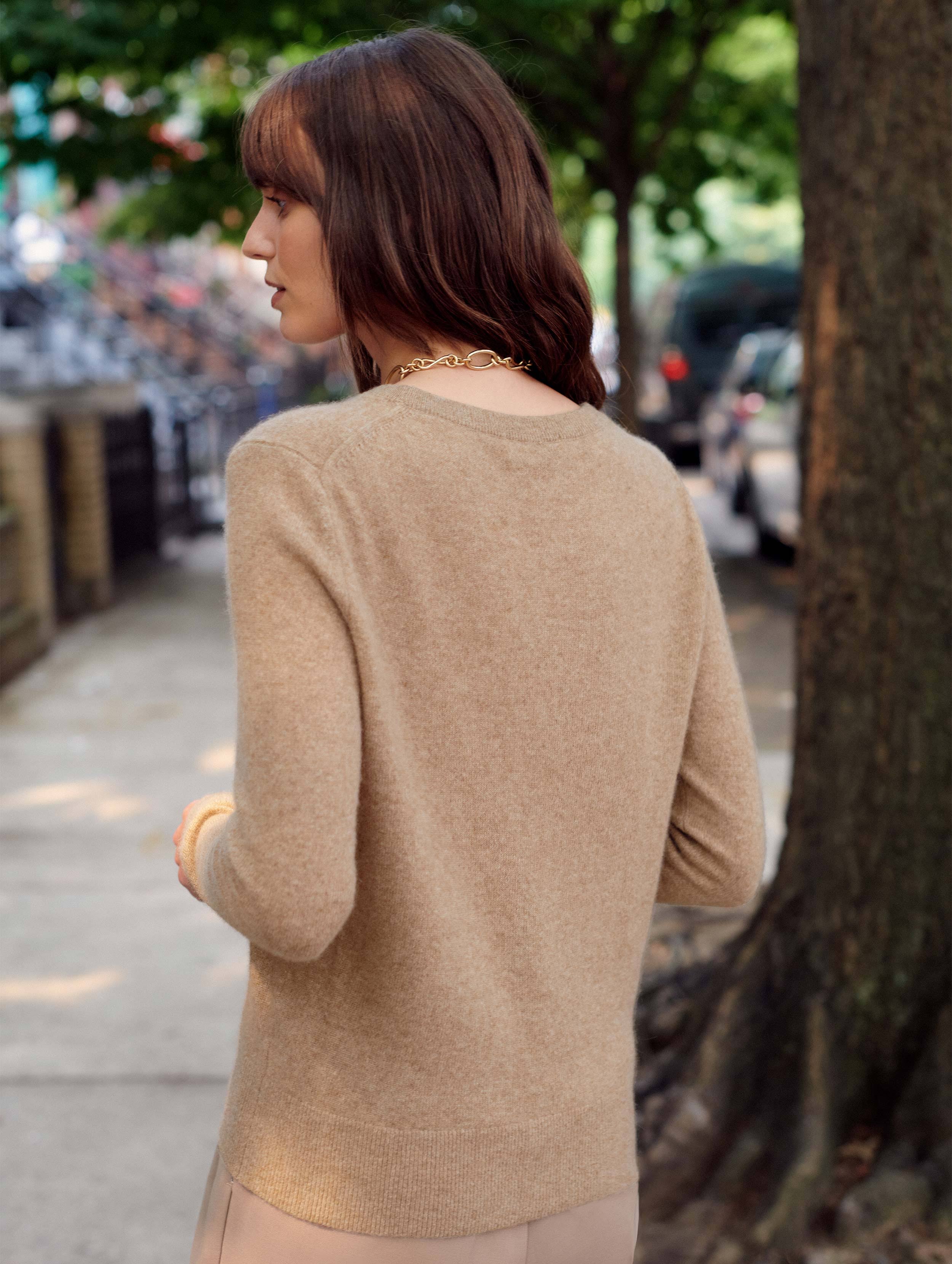 Essential Cashmere Crewneck B6913