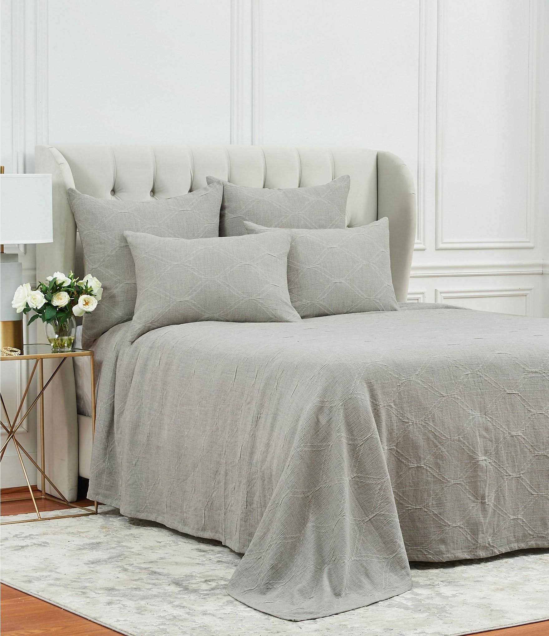 Queen Stone Matelasse Coverlet C64679